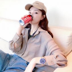 qq女头像小清新可爱美女 人品端正性格不错
